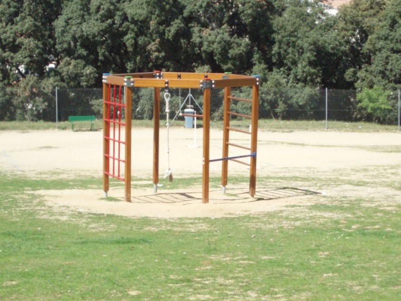 estructura de joc pel pati de terra